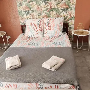 Appartement Joli Studio Renove Dans Station Balneaire., Saint-Mandrier-sur-Mer