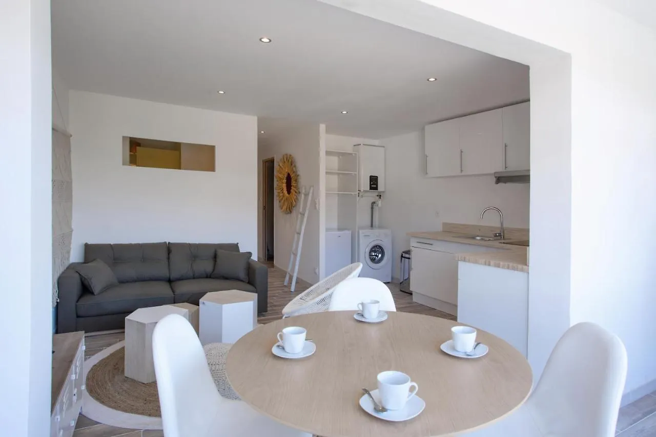 Appartement Joli T2 bord de mer tout équipé à Saint-Mandrier-sur-Mer