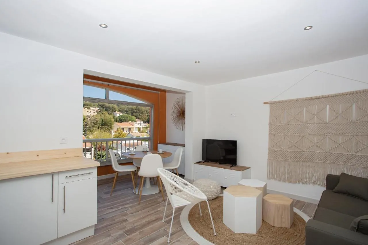 Appartement Joli T2 bord de mer tout équipé à Saint-Mandrier-sur-Mer