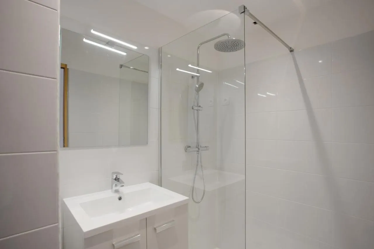 Joli T2 Bord De Mer Tout Equipe Apartment Saint-Mandrier-sur-Mer France