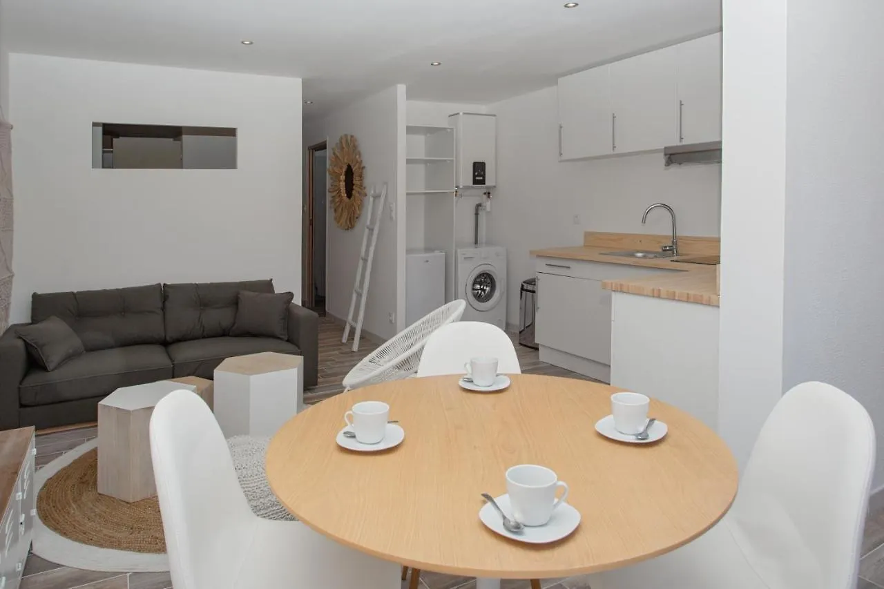 Appartement Joli T2 bord de mer tout équipé à Saint-Mandrier-sur-Mer France